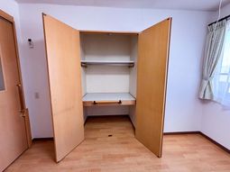 木製の収納ユニット