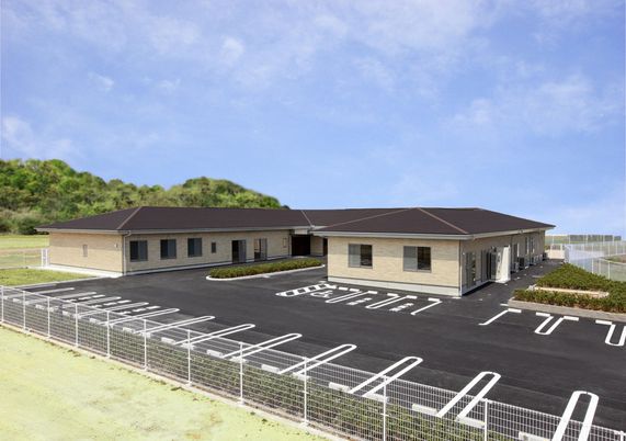 広い駐車場の外観