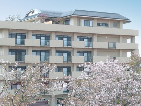 介護老人保健施設 友和松快園の外観