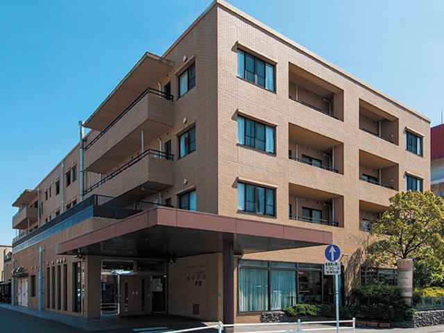 落ち着いた外観 外観 シンプルで温かみのある四階建ての外観が、人々を迎え入れます。