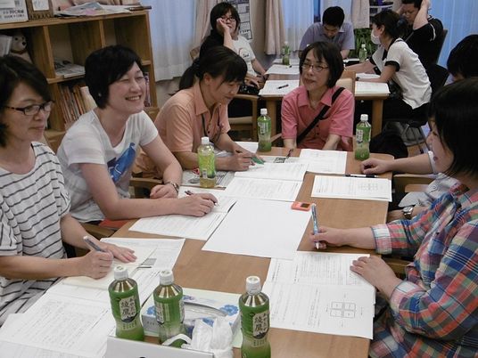 会議中の多目的室  