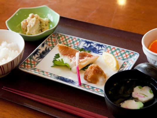 和食の並んだ食卓