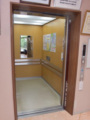 広々した室内エレベーター