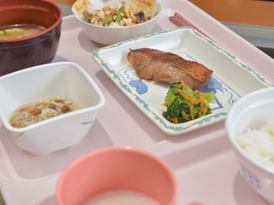 栄養満点の配膳風景