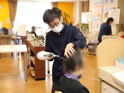 理美容サービス施設内部