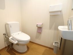 清潔な洋式トイレ設備