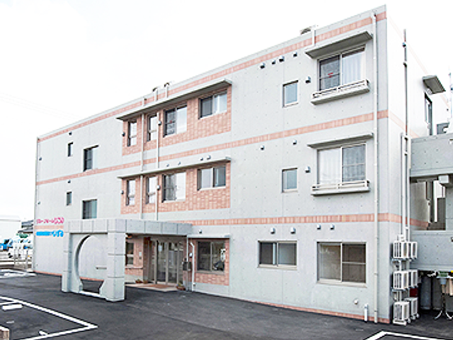 現代的な建物外観 外観 清潔感のある現代的な外観には、介護施設での快適な職場環境が期待できます。