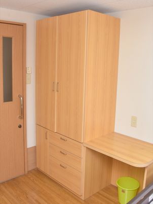 木目調の居室家具