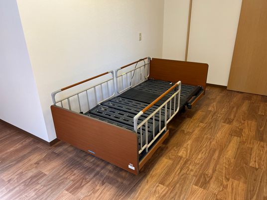清潔な居室の寝床