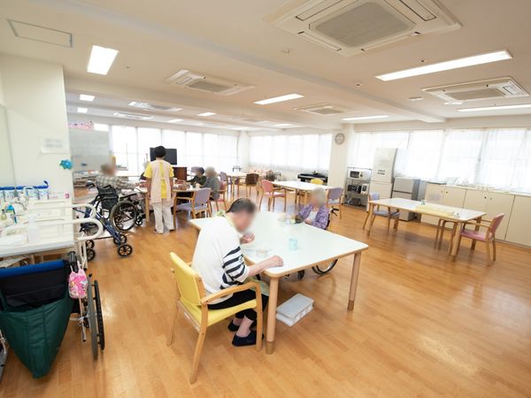 明るいリビングの様子