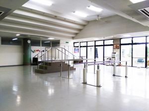 自然光が広がる訓練室