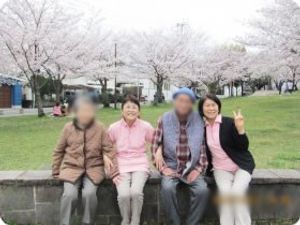 桜の咲く庭