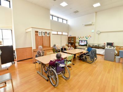 広々とした共有ダイニング