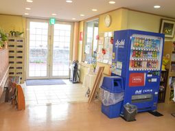 エントランスと自動販売機
