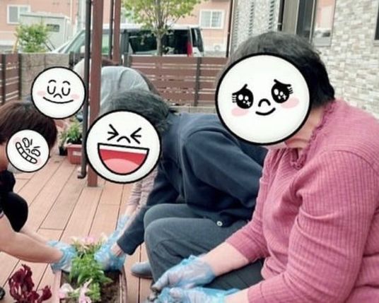 花を植える人々のテラス
