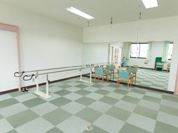 訓練設備が置かれた部屋