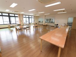 明るいダイニングスペース