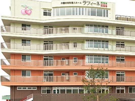 多階層の建物外観