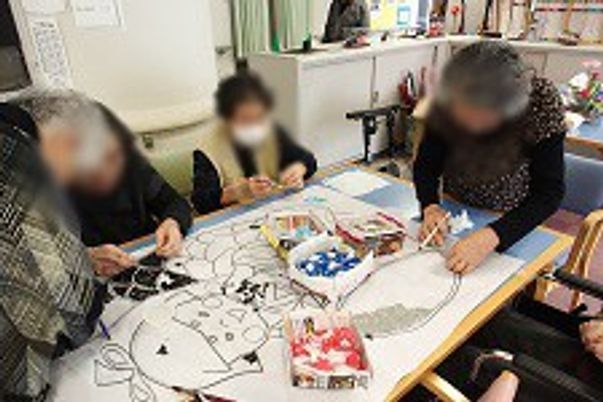 作業をする方々の様子
