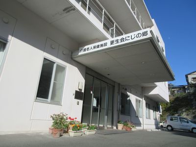 建物の正面玄関