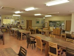 明るいダイニングスペース