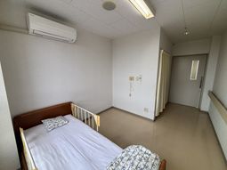 落ち着いた雰囲気の居室