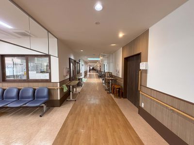 長い通路の廊下