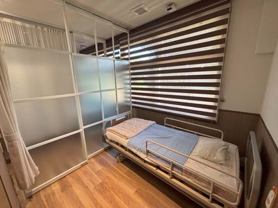 光が差し込む居室