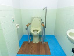 手すり付きトイレスペース
