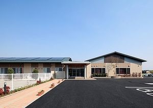 広々とした明るいエントランス