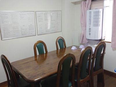 落ち着いた雰囲気の部屋