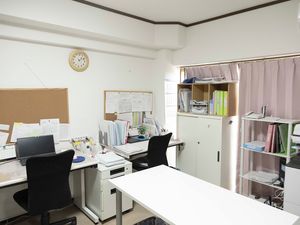 書類の整理整頓された事務所