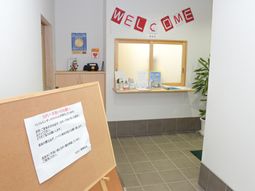 エントランスの明るい様子