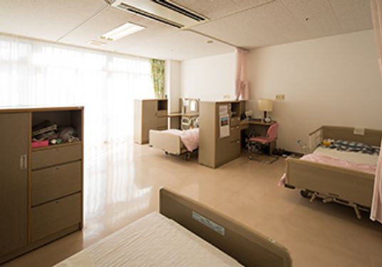 自然光が差し込む居室