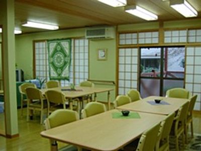自然光溢れるダイニングルーム