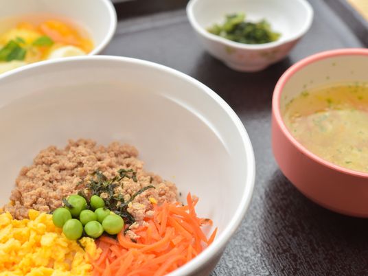 彩り豊かな食事内容