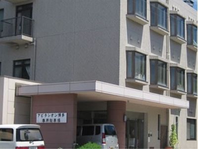 建物正面のエントランス