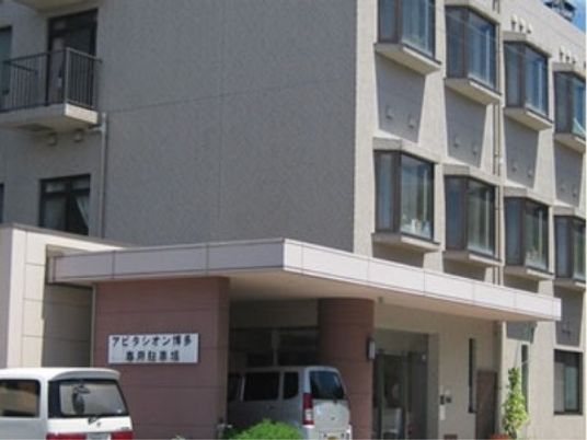 建物正面のエントランス