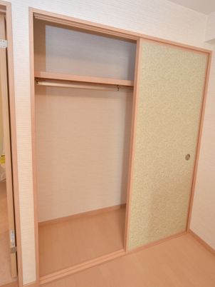 居室のきれいなクローゼット