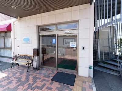 エントランス外観の様子