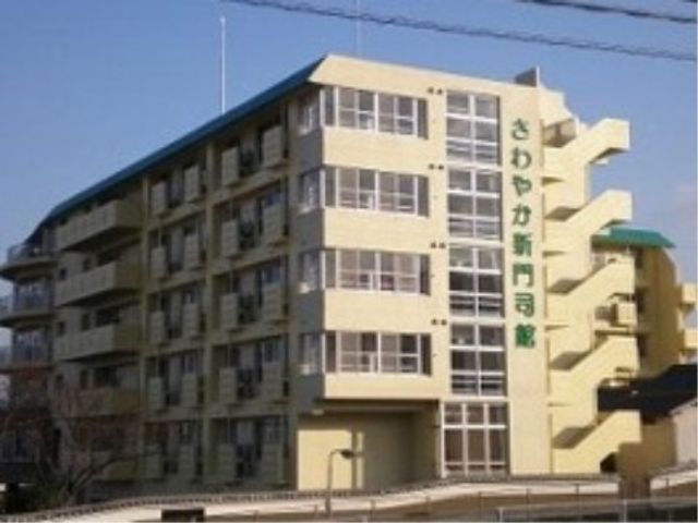 日当たりの良い施設外観 外観 日差しが心地よい外観の建物です。働く皆様にとっても明るい職場環境を提供しています。