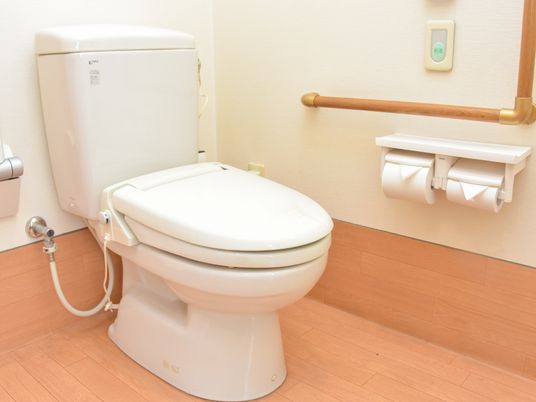 手すり付きトイレ設備