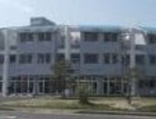 3階建ての建物外観