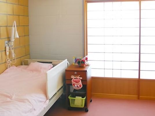 和室の居室のベッド  