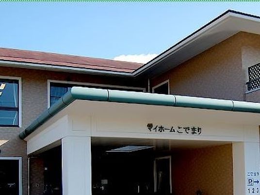 快適そうな建物のエントランス