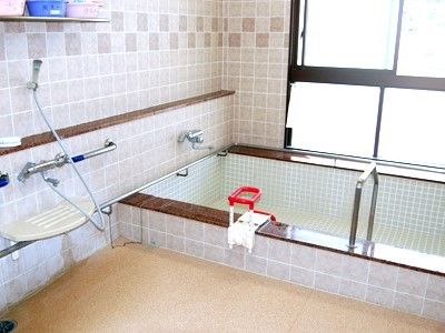 バリアフリーの快適浴室