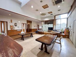 明るい空間のラウンジ