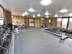 広々とした浴室スペース