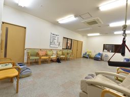 広々とした明るい多目的室