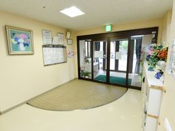 明るいエントランス風景
